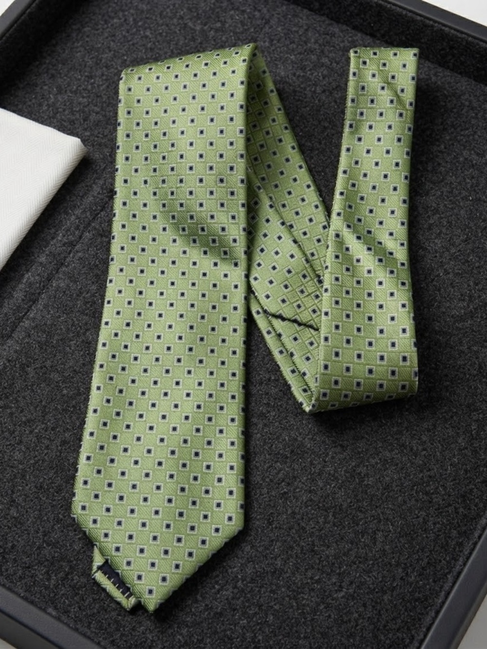 NWT Nautica Men's Silk Tie Breakwater Boxes Green Geometric Square MSRP $55